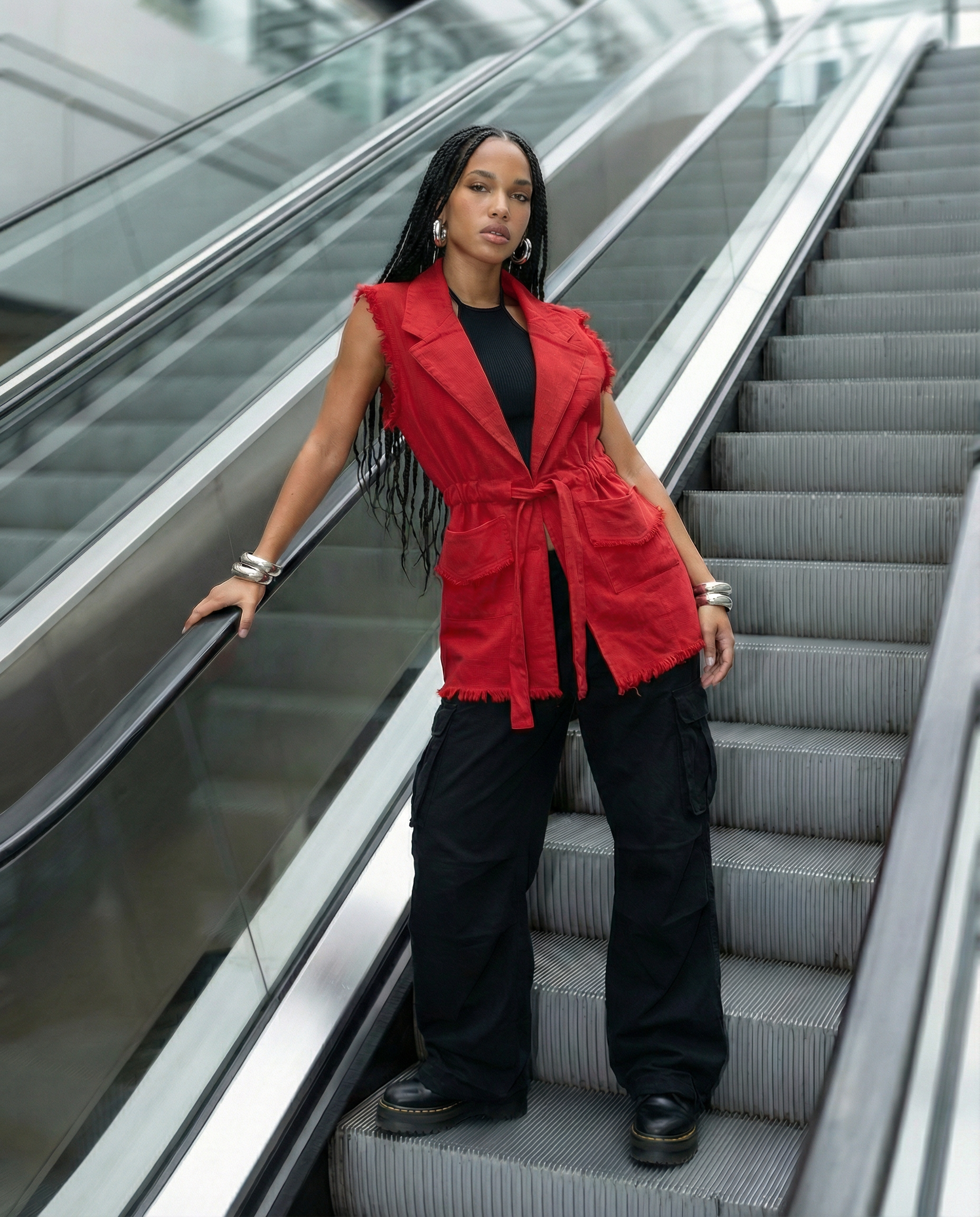 Vest with drawstring